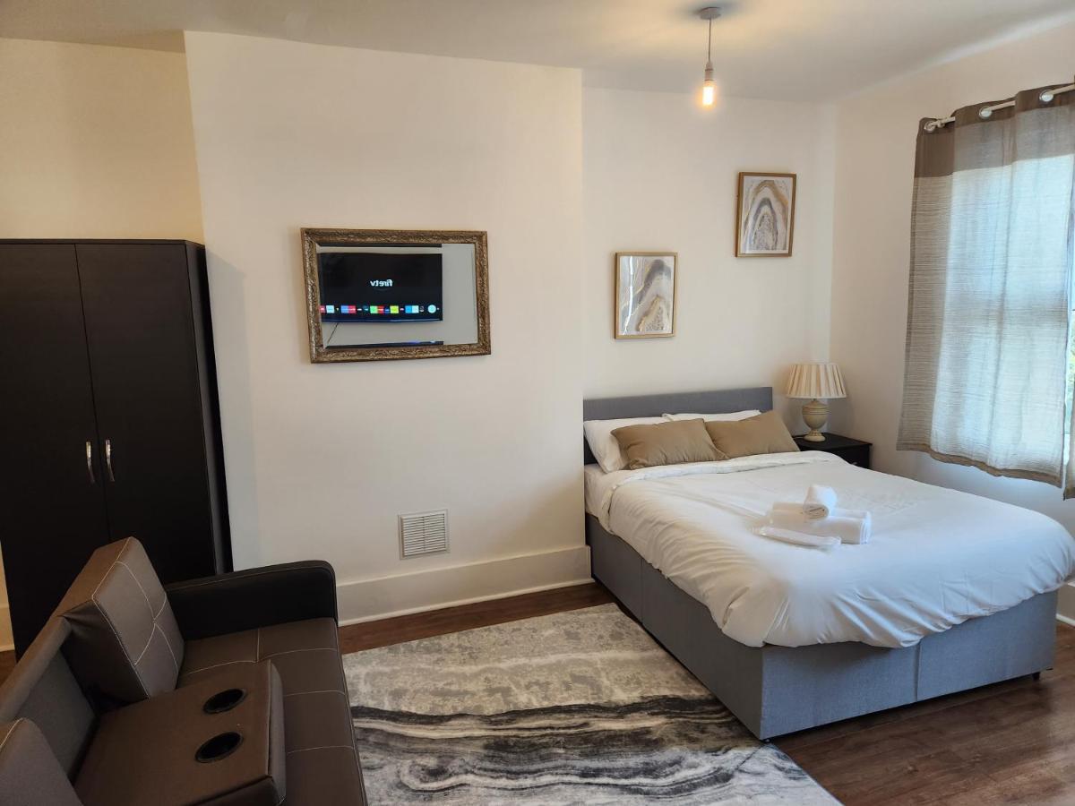 Immaculate 1-Bedroom In Greenhithe Εξωτερικό φωτογραφία