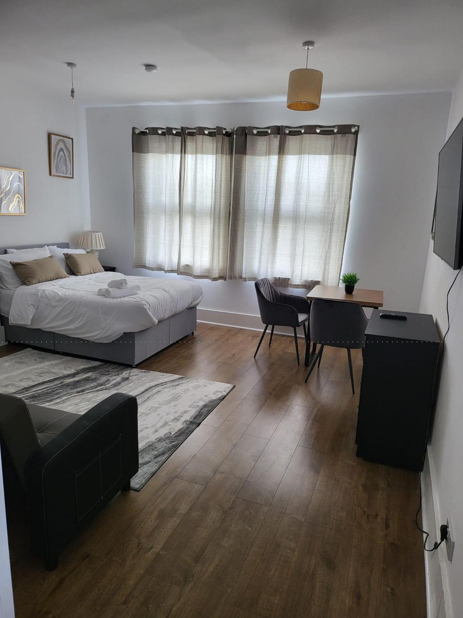 Immaculate 1-Bedroom In Greenhithe Εξωτερικό φωτογραφία